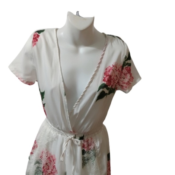 Floral Romper- Xenia Boutique - Picture 4 of 6